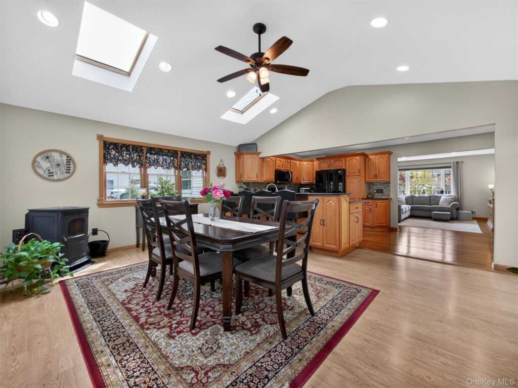 21 Foxcroft Drive, Nanuet, NY 10954 - Photo 16 of 47