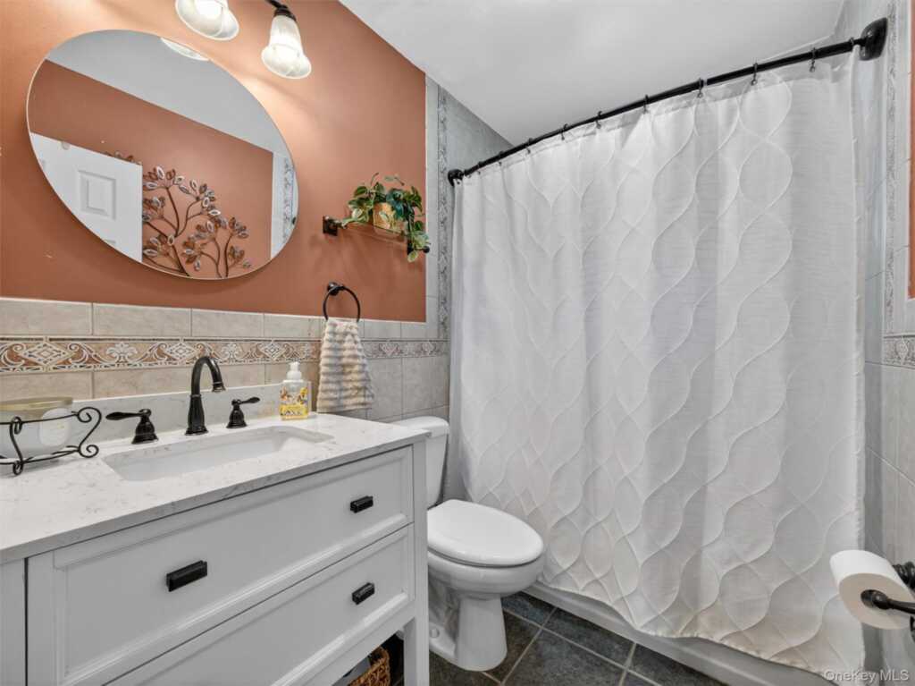 21 Foxcroft Drive, Nanuet, NY 10954 - Photo 20 of 47