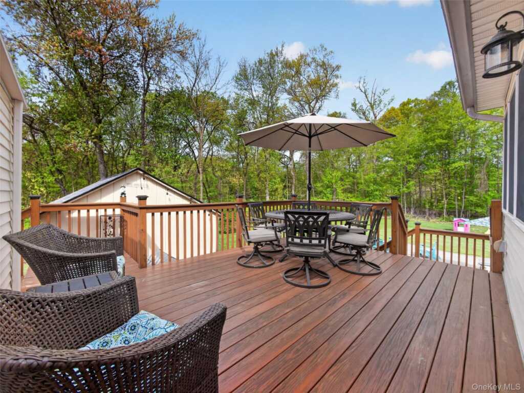21 Foxcroft Drive, Nanuet, NY 10954 - Photo 35 of 47