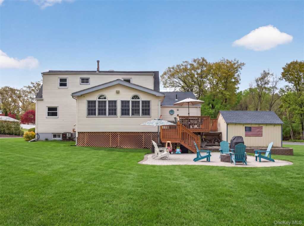 21 Foxcroft Drive, Nanuet, NY 10954 - Photo 42 of 47