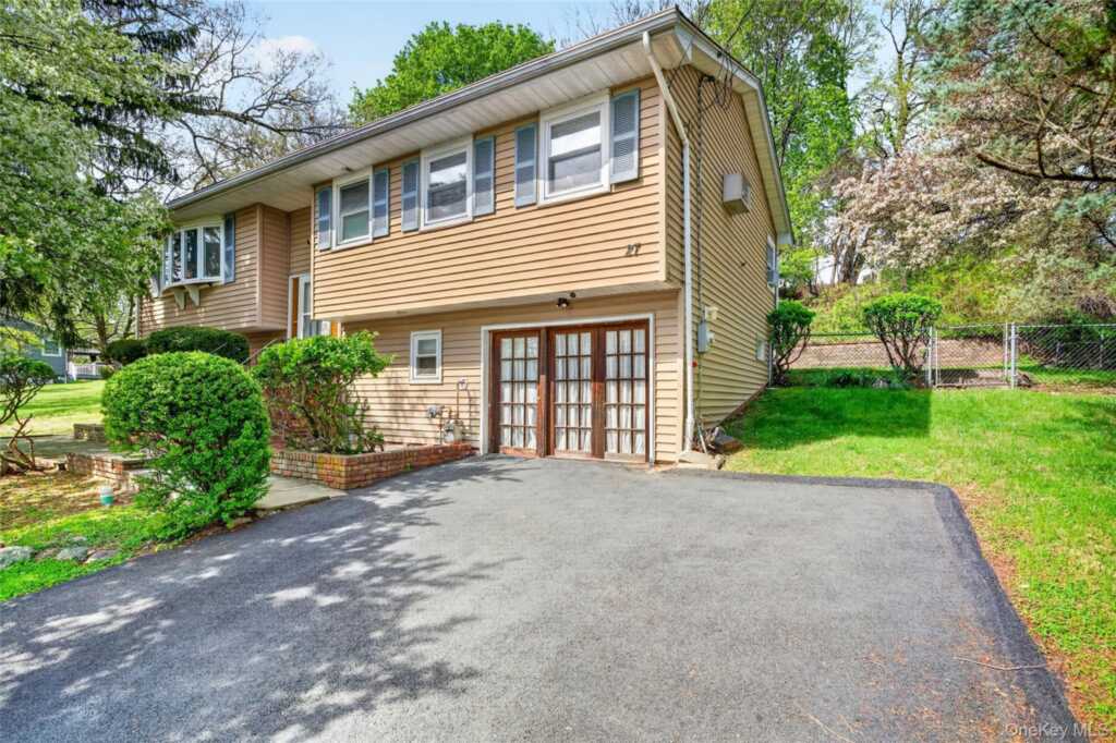 27 Hastings Lane, Stony Point, NY 10980