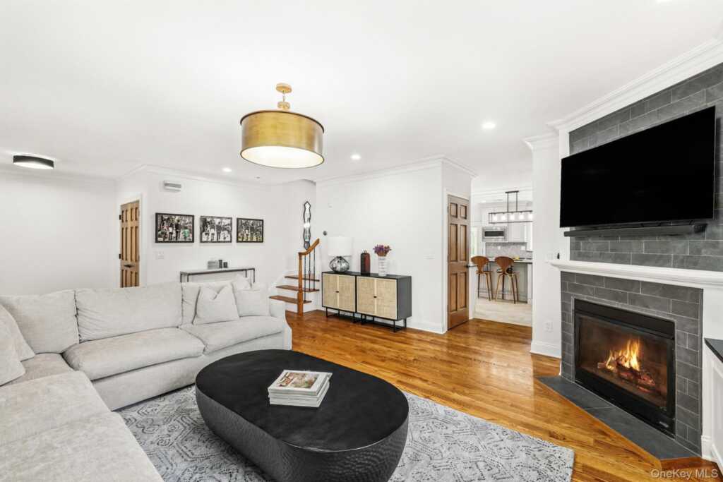 10 Nautilus Place, New Rochelle, NY 10805 - Photo 4 of 13