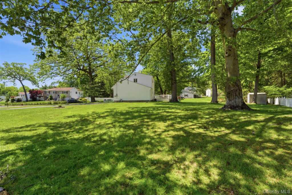 20 Glenside Drive, New City, NY 10956 - Photo 30 of 33