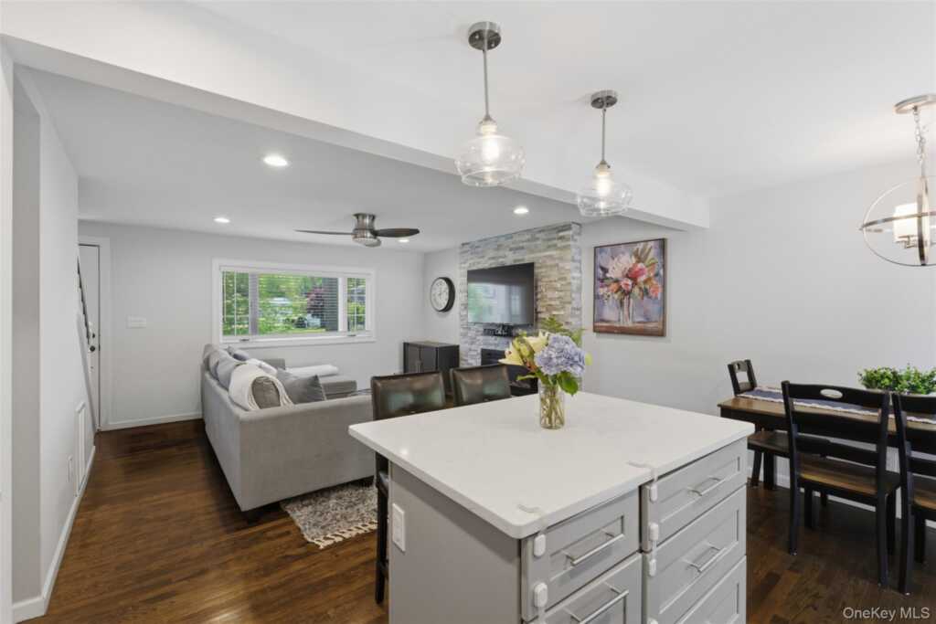 20 Glenside Drive, New City, NY 10956 - Photo 9 of 33