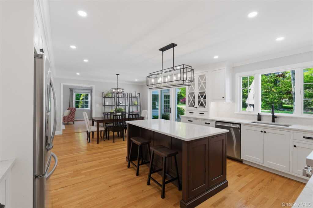 136 Devonshire Road, New Rochelle, NY 10538 - Photo 11 of 34