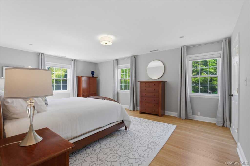 136 Devonshire Road, New Rochelle, NY 10538 - Photo 15 of 34