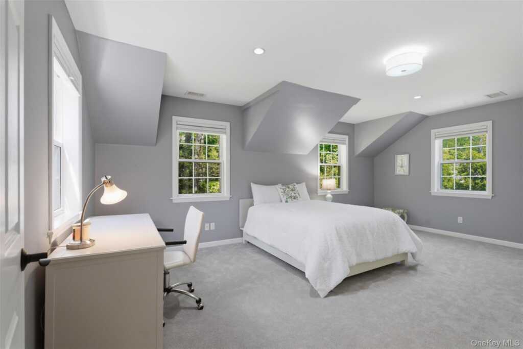 136 Devonshire Road, New Rochelle, NY 10538 - Photo 25 of 34