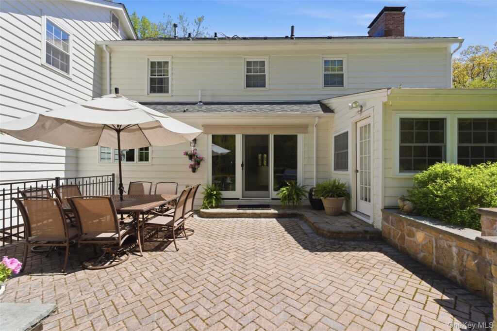 136 Devonshire Road, New Rochelle, NY 10538 - Photo 31 of 34