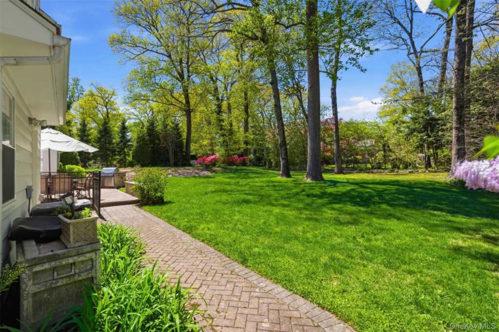 136 Devonshire Road, New Rochelle, NY 10538 - Photo 32 of 34