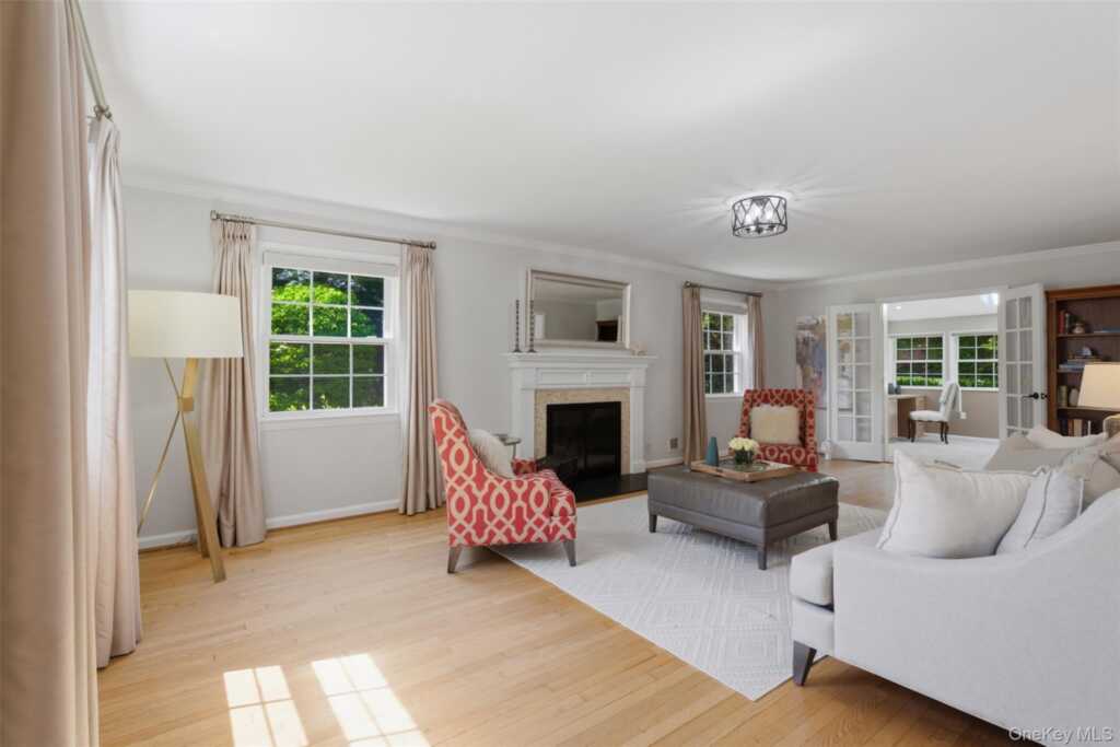 136 Devonshire Road, New Rochelle, NY 10538 - Photo 4 of 34