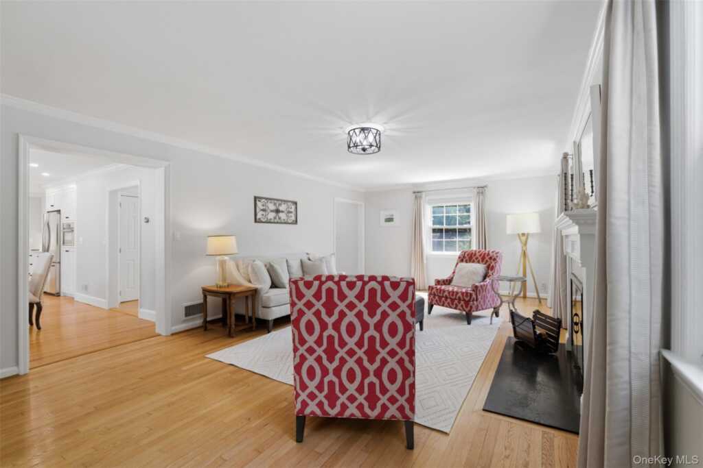 136 Devonshire Road, New Rochelle, NY 10538 - Photo 7 of 34