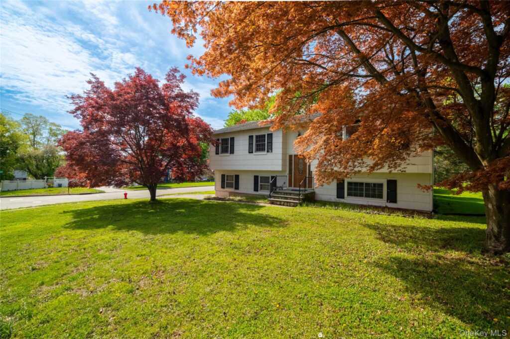 14 Gurran Drive, Stony Point, NY 10980 - Photo 2 of 40