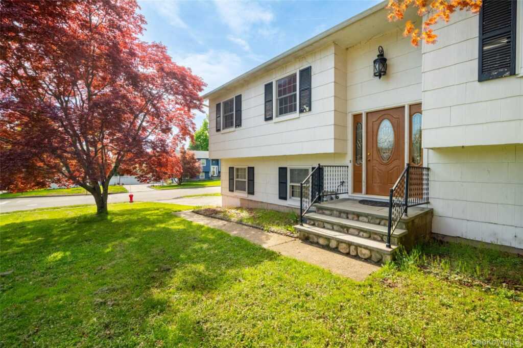 14 Gurran Drive, Stony Point, NY 10980 - Photo 3 of 40