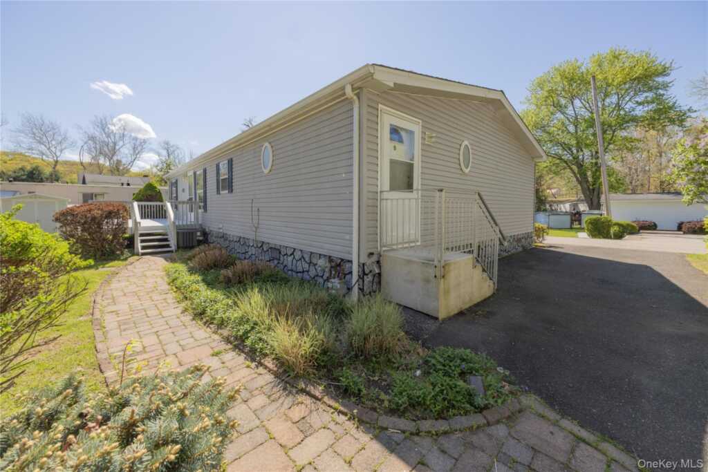 39 Cedar Flats Road, Stony Point, NY 10980 - Photo 7 of 28