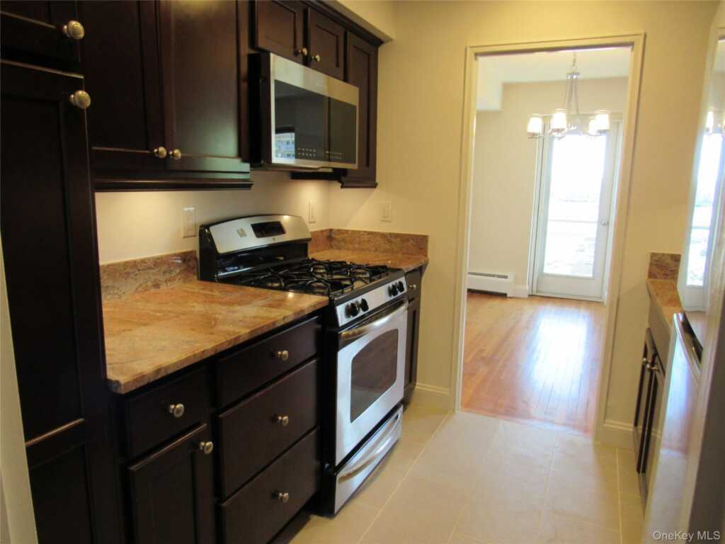 103 Gedney Street, Unit #4M, Nyack, NY 10960 - Photo 5 of 20
