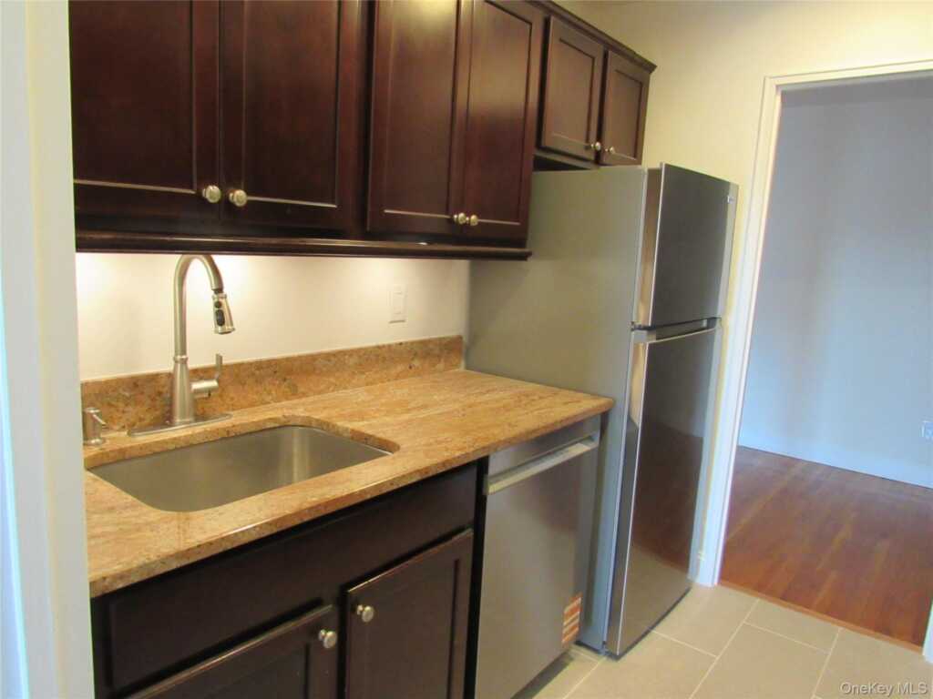 103 Gedney Street, Unit #4M, Nyack, NY 10960 - Photo 6 of 20