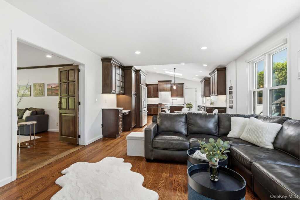 36 Stratford Road, New Rochelle, NY 10804 - Photo 11 of 33