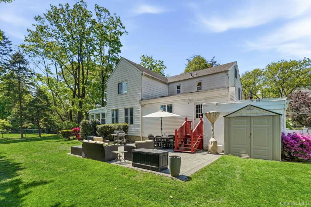 36 Stratford Road, New Rochelle, NY 10804 - Photo 27 of 33