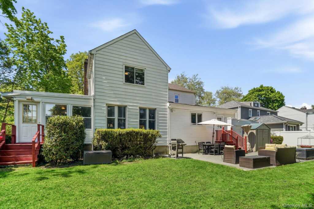 36 Stratford Road, New Rochelle, NY 10804 - Photo 29 of 33
