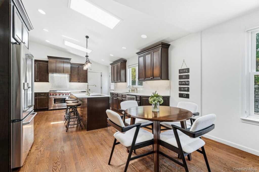 36 Stratford Road, New Rochelle, NY 10804 - Photo 7 of 33