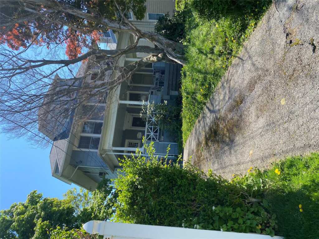 196 Elm Street, New Rochelle, NY 10805 - Photo 2 of 5