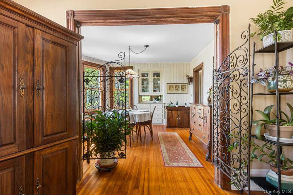 17 Upland Avenue, White Plains, NY 10604 - Photo 11 of 26
