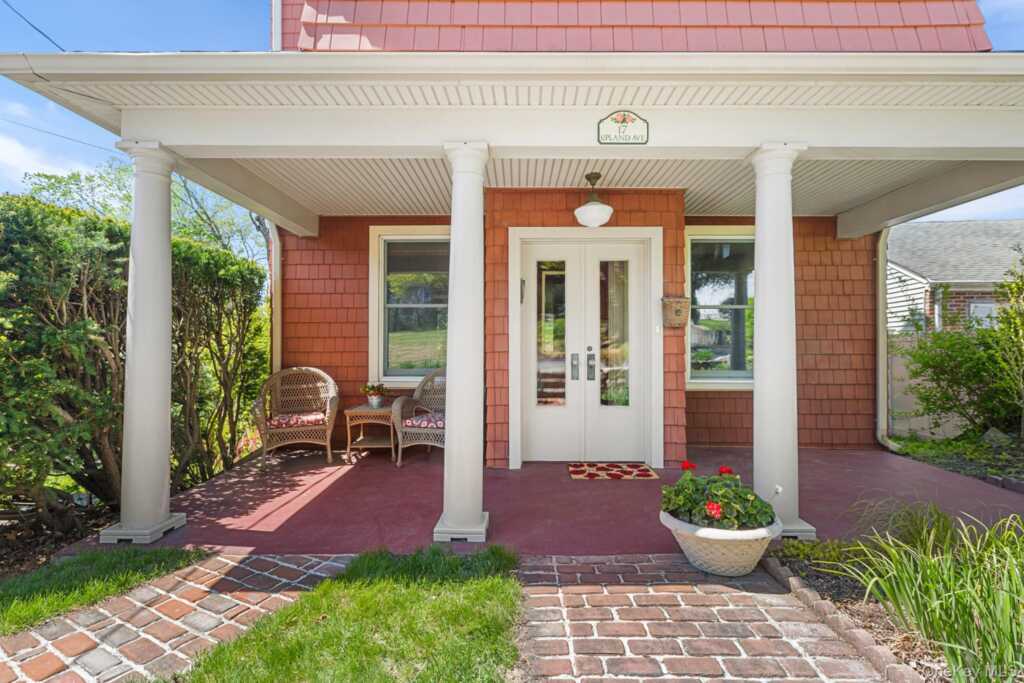 17 Upland Avenue, White Plains, NY 10604 - Photo 2 of 26