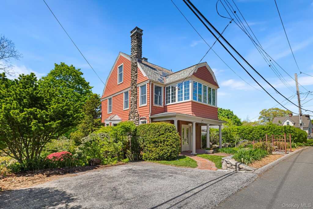 17 Upland Avenue, White Plains, NY 10604 - Photo 3 of 26