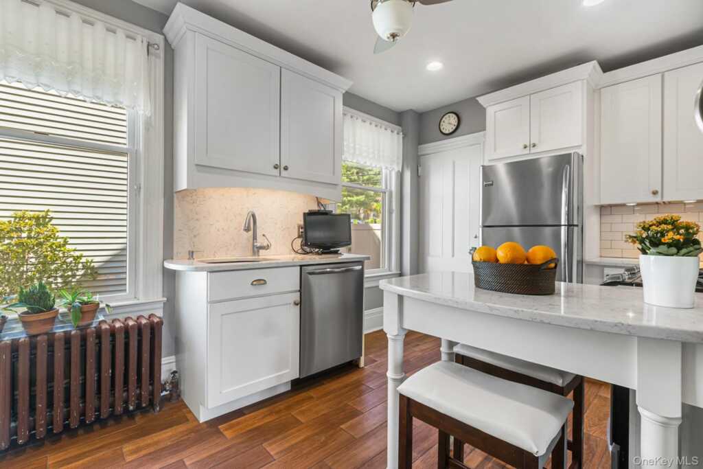 17 Upland Avenue, White Plains, NY 10604 - Photo 7 of 26