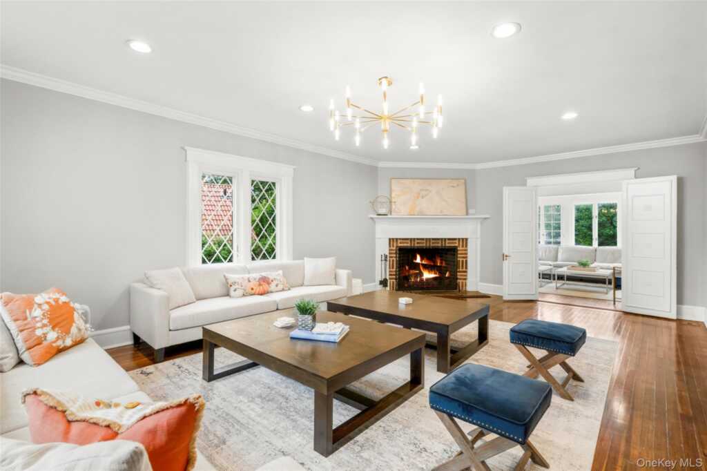 20 Elk Avenue, New Rochelle, NY 10804 - Photo 6 of 40