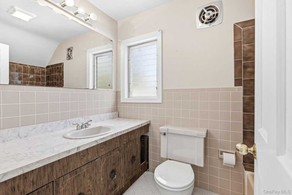 68 Seneca Avenue, White Plains, NY 10603 - Photo 23 of 31