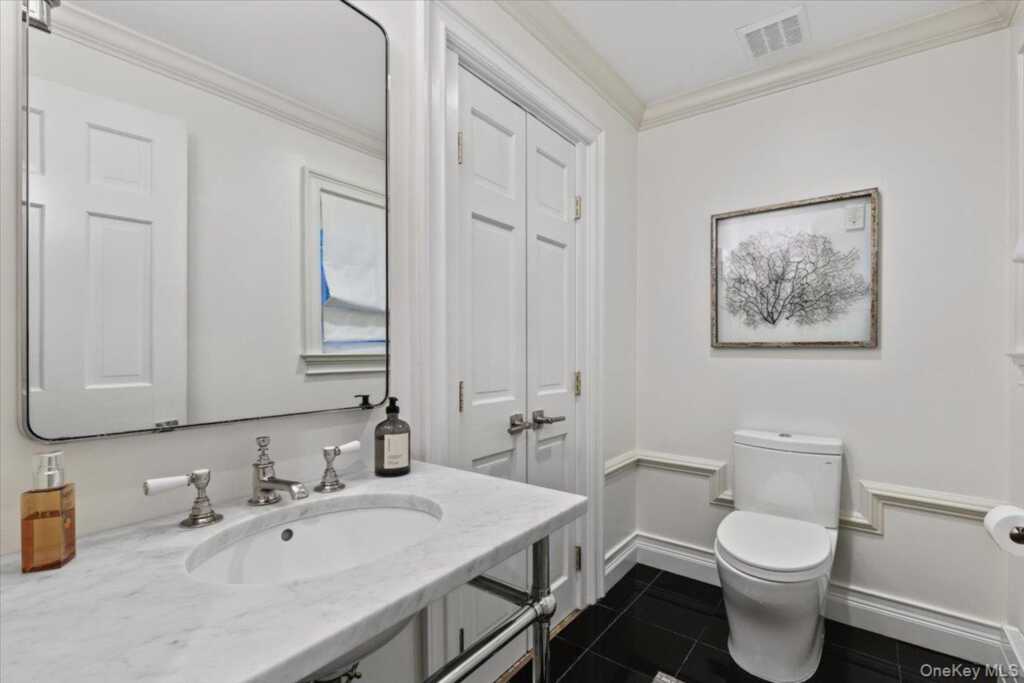 4 Martin Road, Rye, NY 10580 - Photo 6 of 28