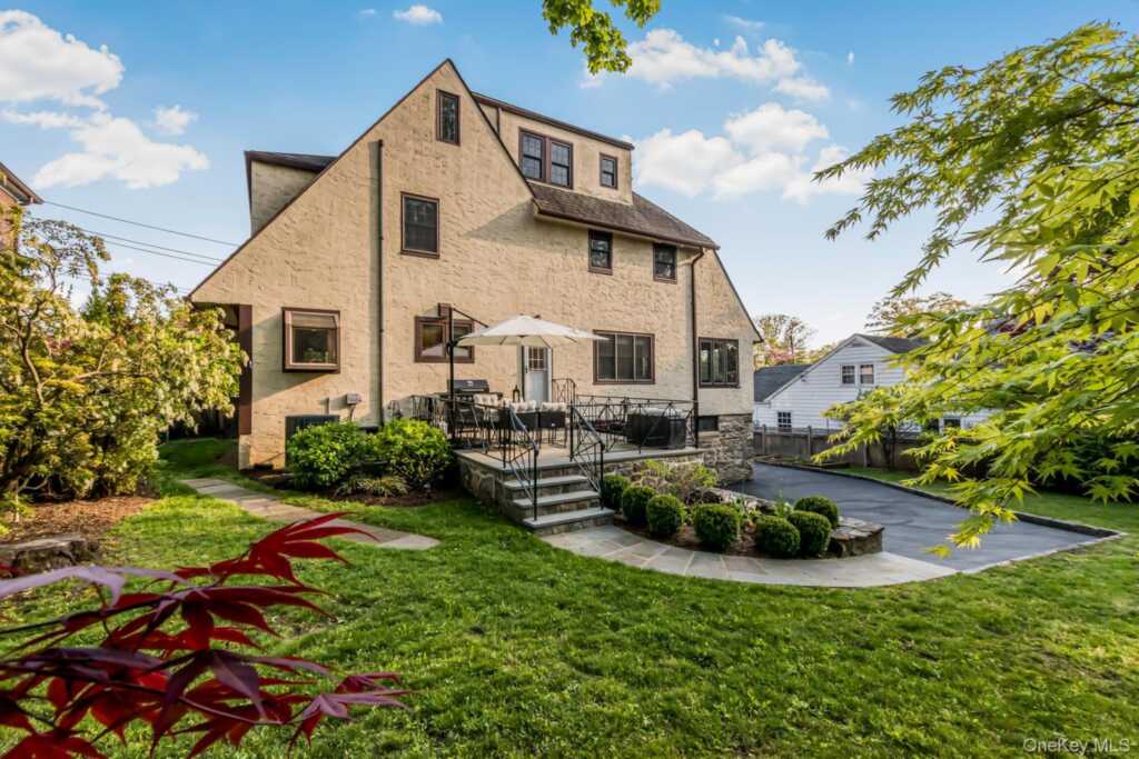 209 Storer Avenue, New Rochelle, NY 10801 - Photo 12 of 39
