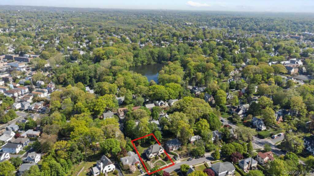 209 Storer Avenue, New Rochelle, NY 10801 - Photo 32 of 39