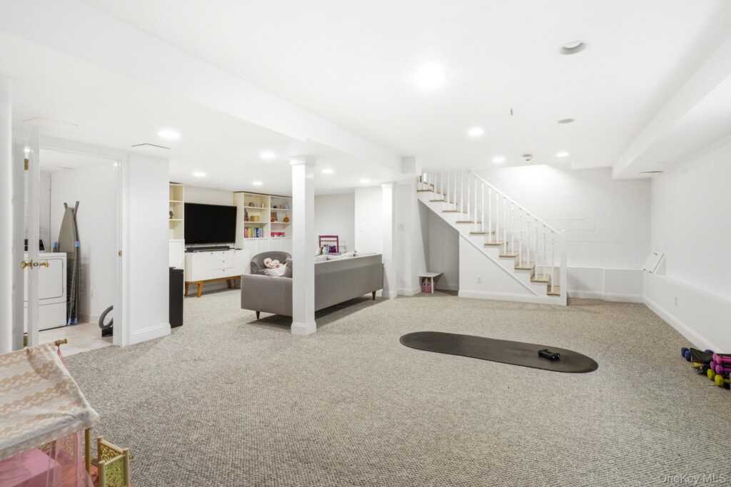 7 Morehead Drive, Rye, NY 10580 - Photo 24 of 34
