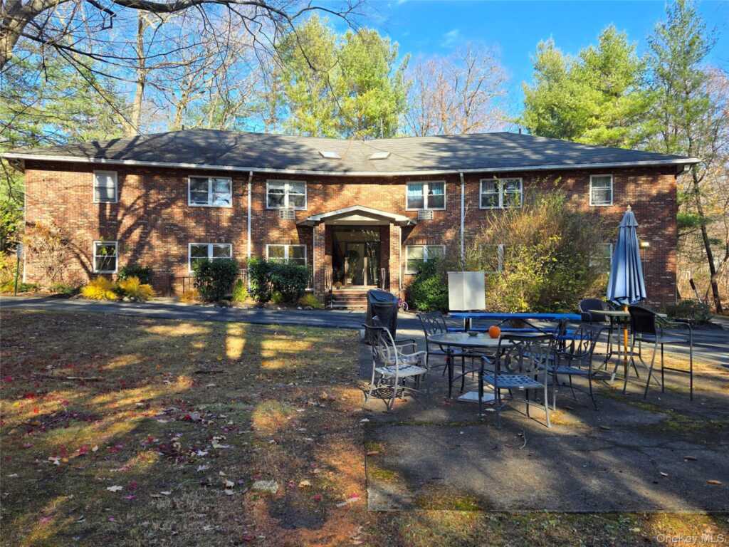 119 W Crooked Hill Road, Unit #104, Pearl River, NY 10965 - Photo 3 of 16