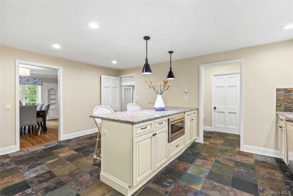 10 Woodland Drive, Rye, NY 10580 - Photo 9 of 39