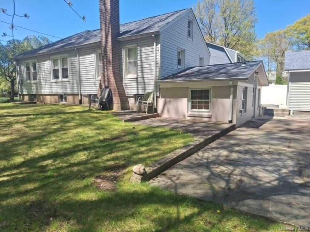 101 Gatto Lane, Pearl River, NY 10965 - Photo 11 of 28