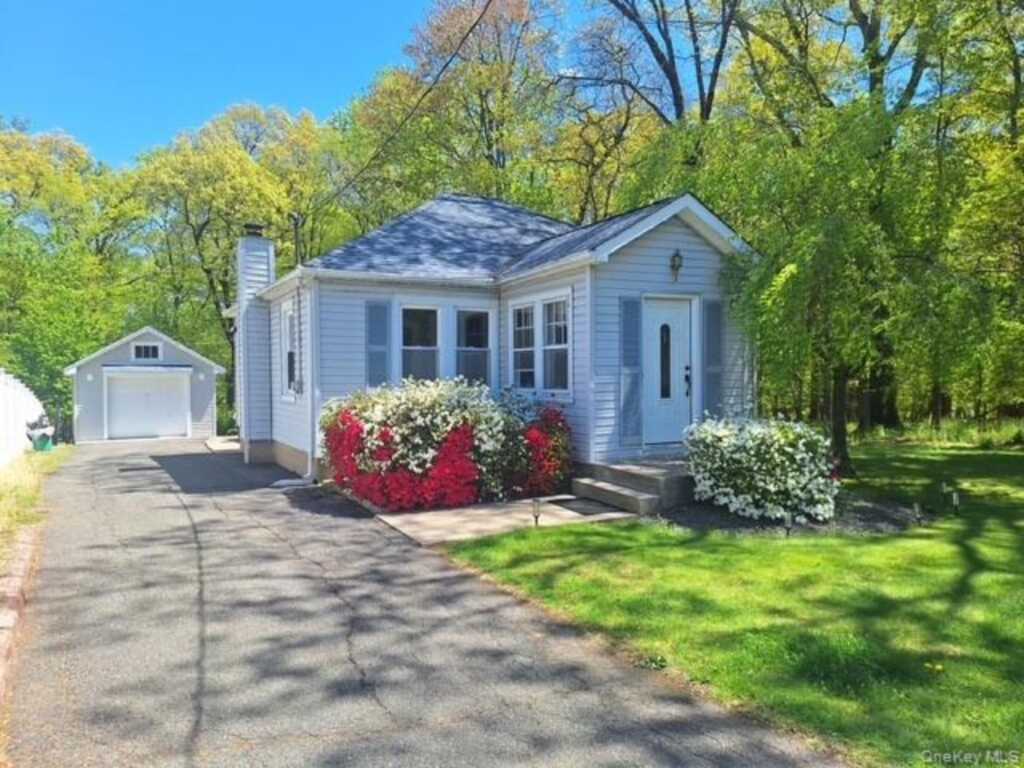 101 Gatto Lane, Pearl River, NY 10965 - Photo 2 of 28