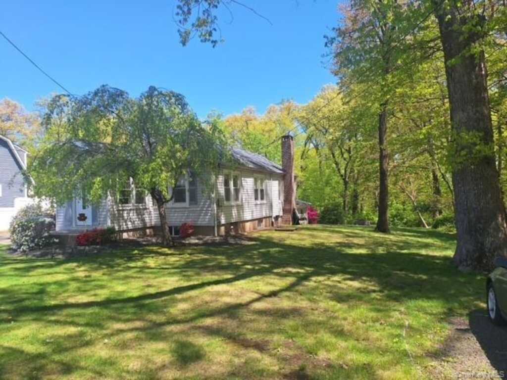 101 Gatto Lane, Pearl River, NY 10965 - Photo 4 of 28