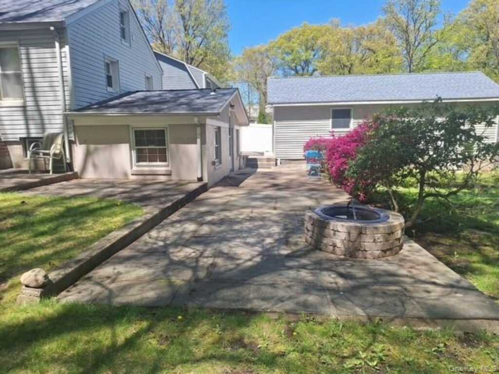 101 Gatto Lane, Pearl River, NY 10965 - Photo 8 of 28
