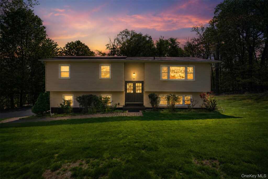 21 Denver Drive, New City, NY 10956