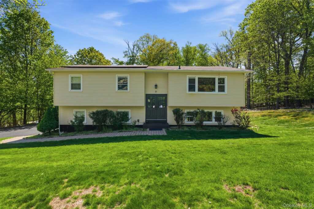 21 Denver Drive, New City, NY 10956 - Photo 2 of 35