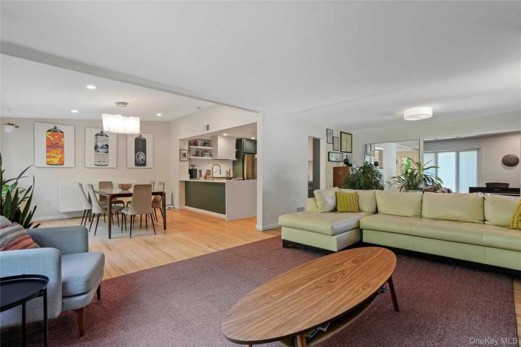97 Hanson Lane, New Rochelle, NY 10804 - Photo 12 of 43