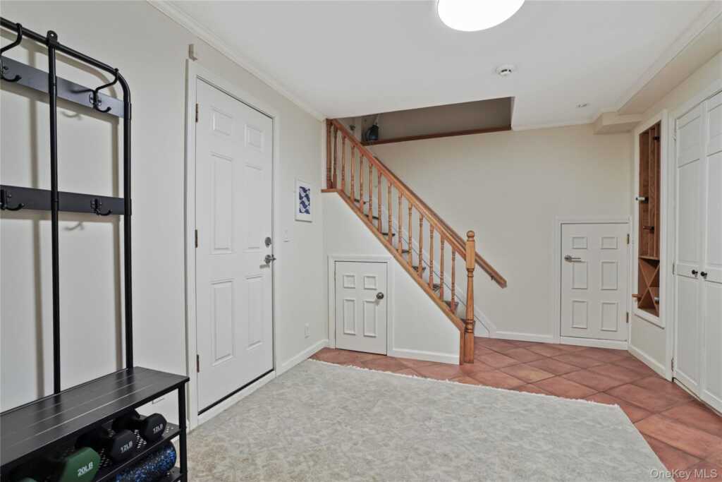 97 Hanson Lane, New Rochelle, NY 10804 - Photo 31 of 43