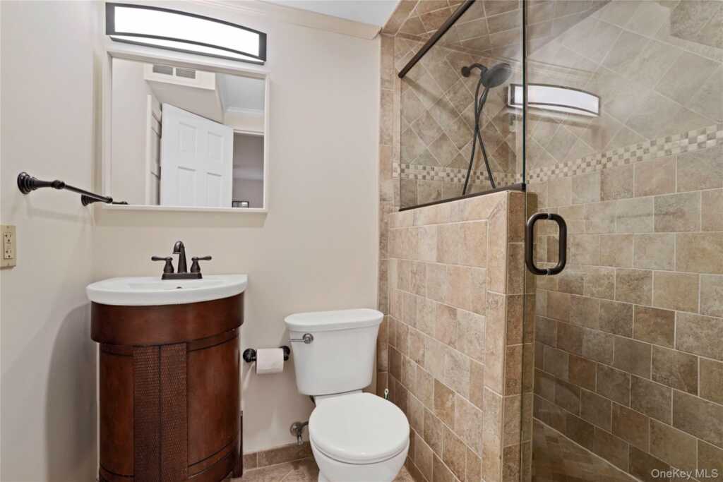 97 Hanson Lane, New Rochelle, NY 10804 - Photo 34 of 43