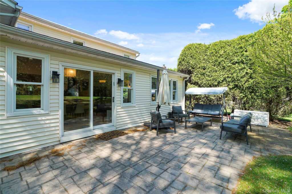 97 Hanson Lane, New Rochelle, NY 10804 - Photo 35 of 43