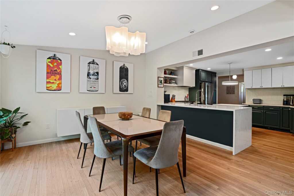 97 Hanson Lane, New Rochelle, NY 10804 - Photo 8 of 43