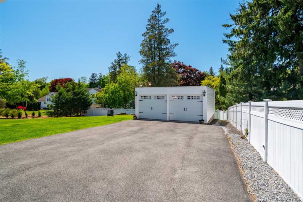 64 Tamarack Road, Rye, NY 10573 - Photo 41 of 46