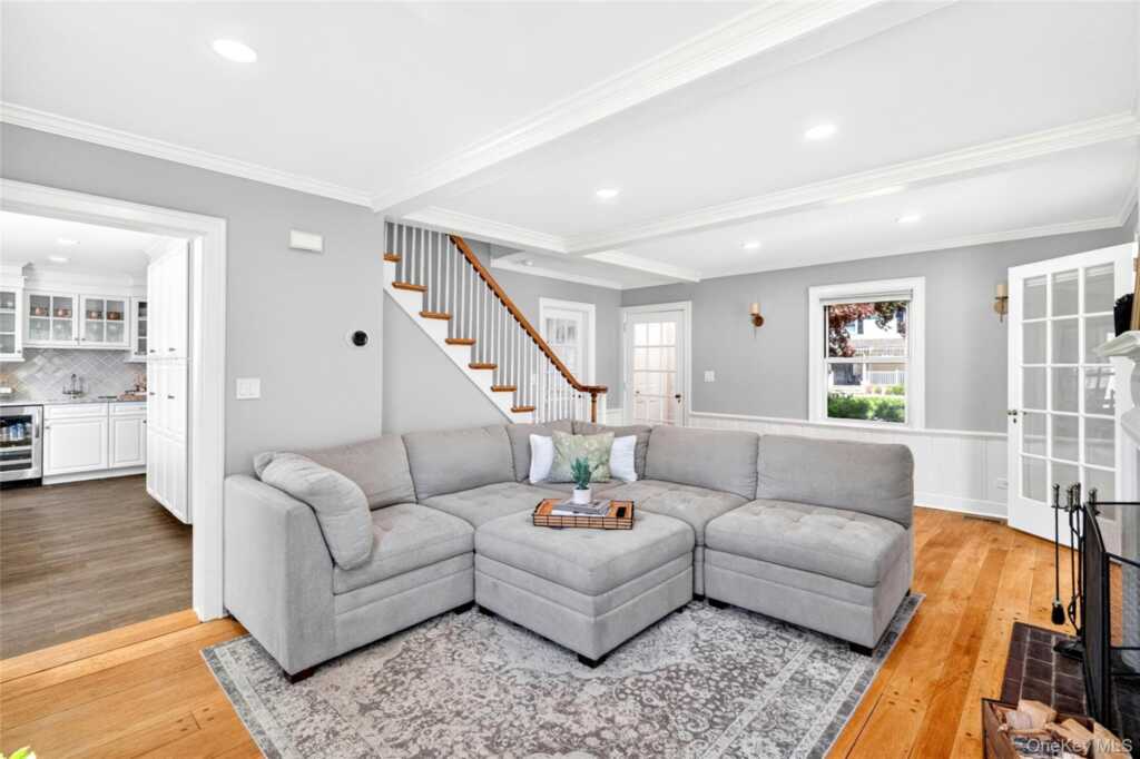 64 Tamarack Road, Rye, NY 10573 - Photo 5 of 46